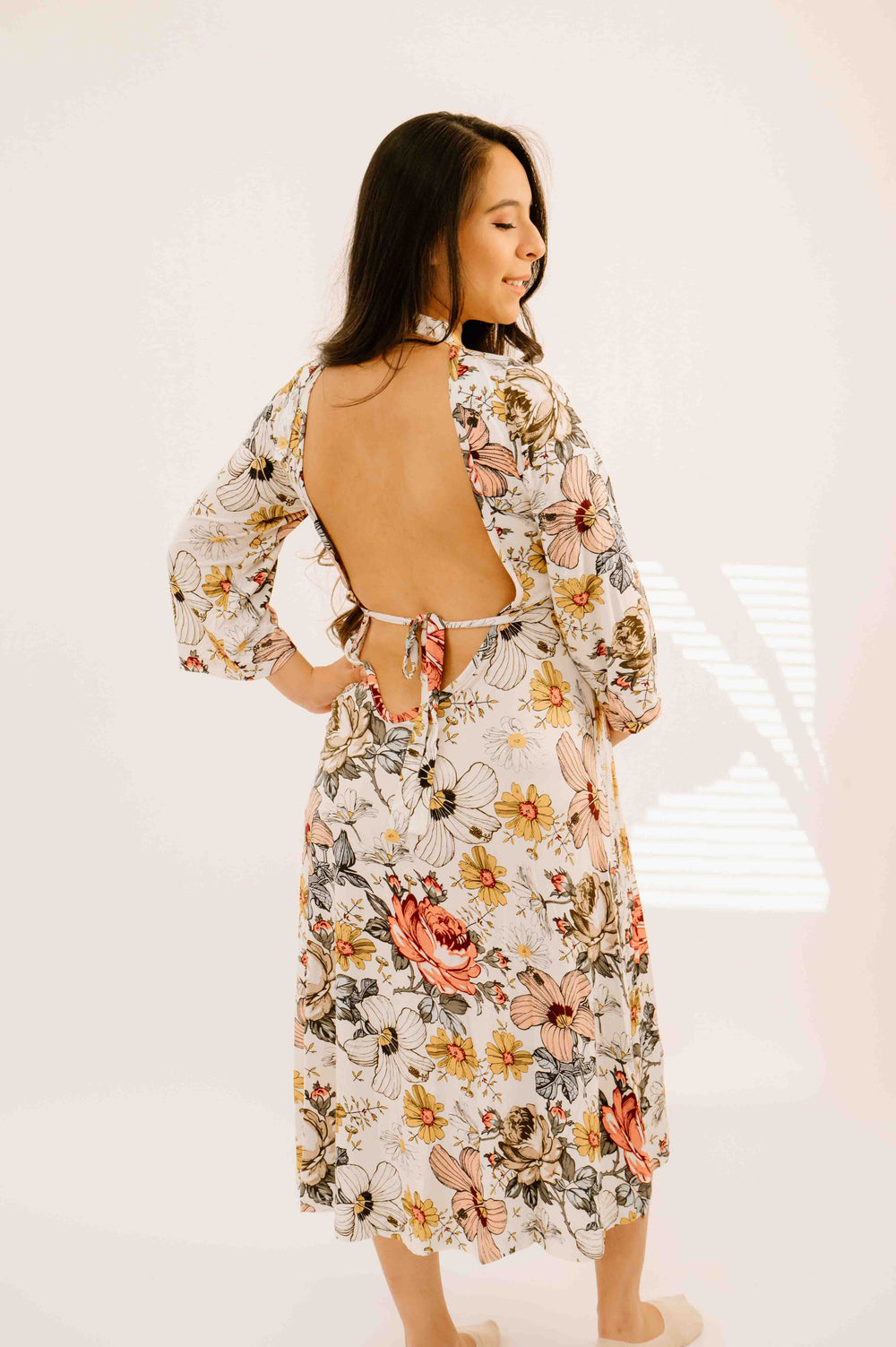 Lila Labor & Postpartum Gown in Vintage Floral with  Pockets