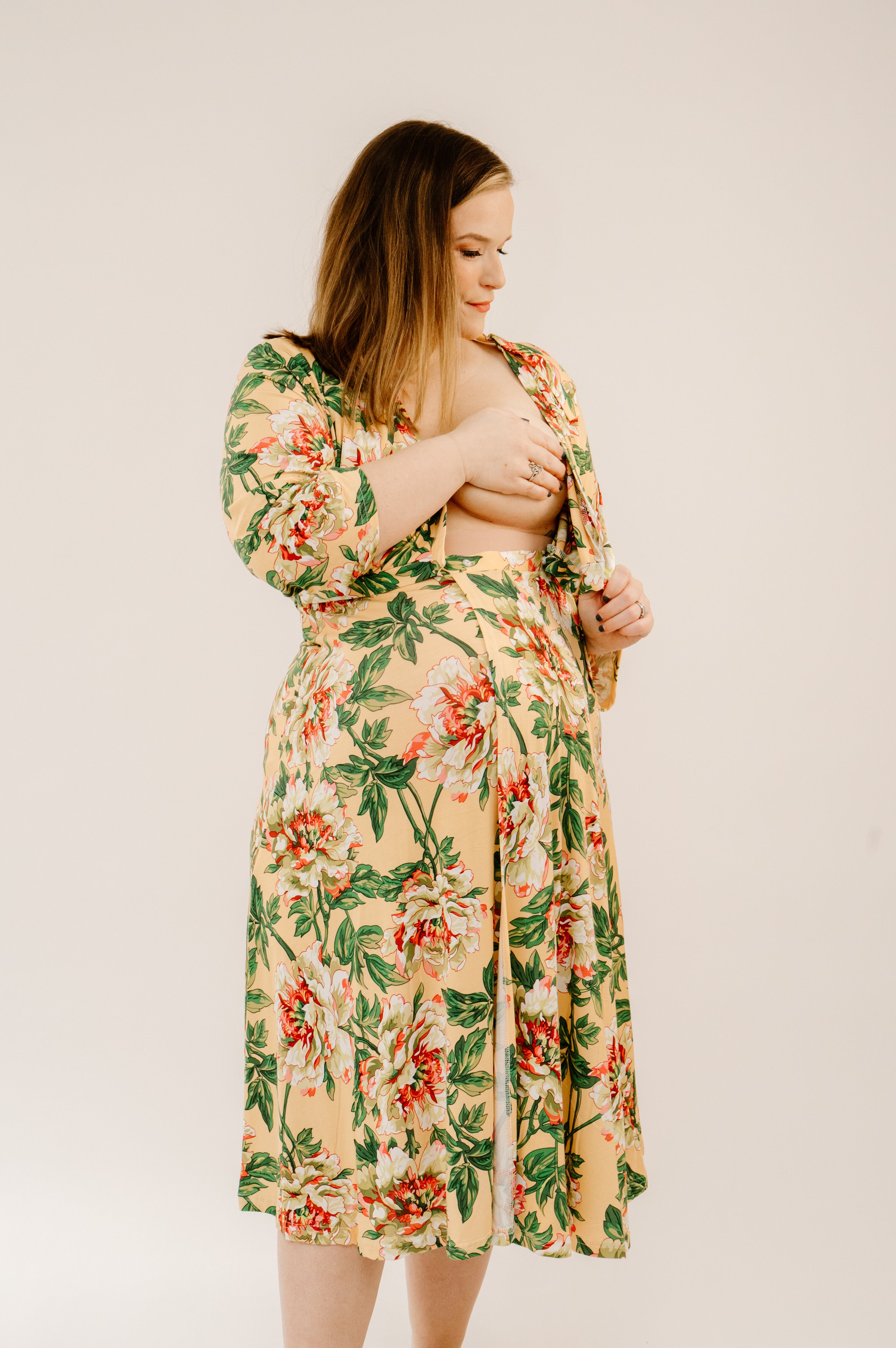 Lila Labor & Postpartum Gown in Peach Floral